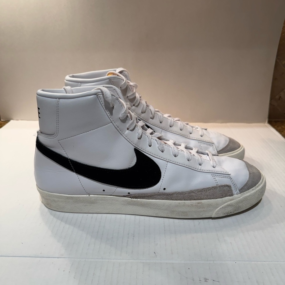 Nike Blazer Mid 77 Vintage Sneakers - Picture 3 of 9